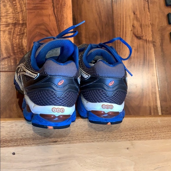 ASICS running shoes - Picture 2 of 7